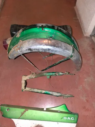 Lote de piezas Mobylette GAC Verde
