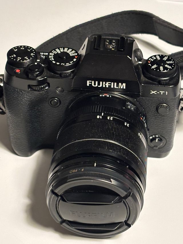 Câmera Fujifilm X-T1 + 2 lentes