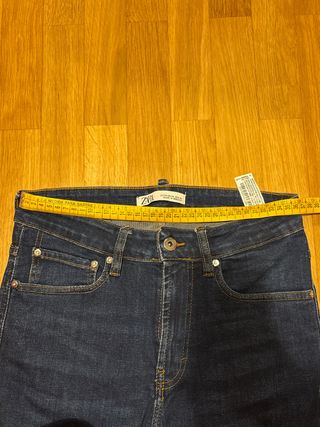 pantalón azul marino, talla 38. Zara, hombre