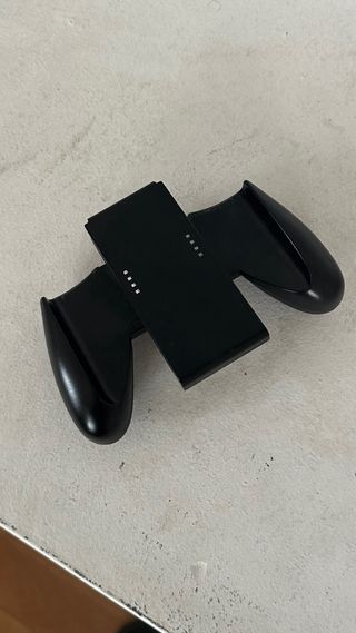 Nintendo Switch+mandos+MicroSD+funda+extras