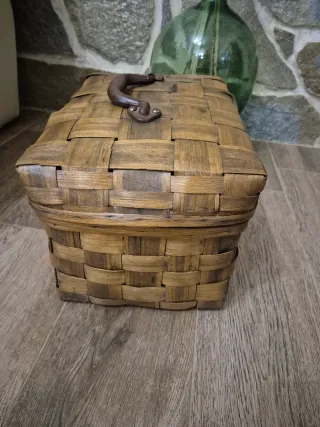 DOS Cestas mimbre con tapa y cierres