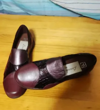 Piel. Nuevos. Talla 36