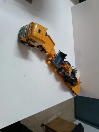 Camión con remolque