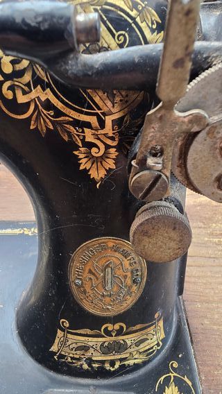 Máquina de coser Singer antigua