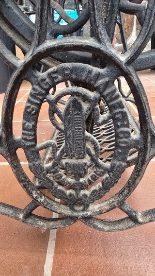 Máquina de coser Singer antigua