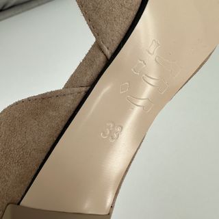 Elegant nude pumps for petite feet