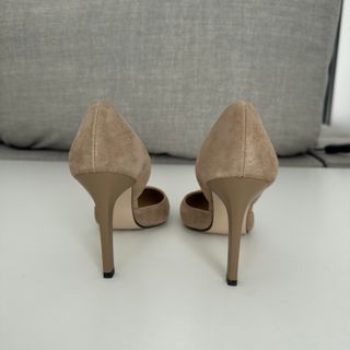 Elegant nude pumps for petite feet