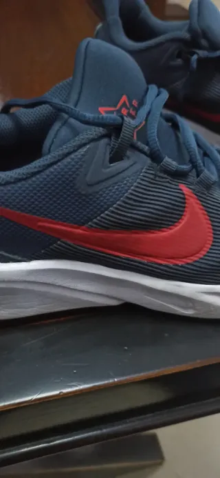 Zapatillas Nike Azul y Rojo