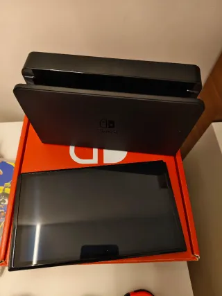 Nintendo Switch OLED originale dal Giappone
