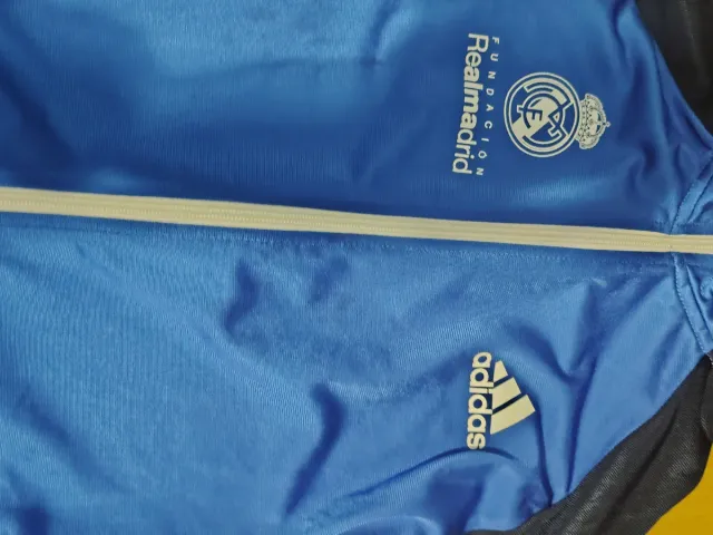 Chaqueta Adidas Real Madrid Azul y Negra