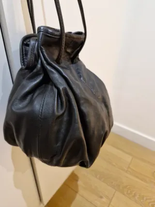 Bolso saco piel marrón Cortefiel