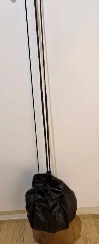 Bolso saco piel marrón Cortefiel