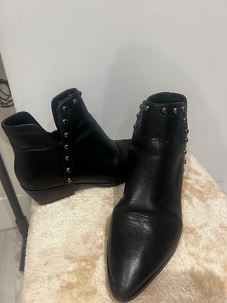 Botín Latouche Piel Negro Tachuelas T36