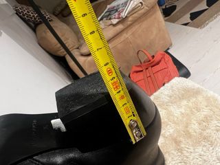 Botín Latouche Piel Negro Tachuelas T36