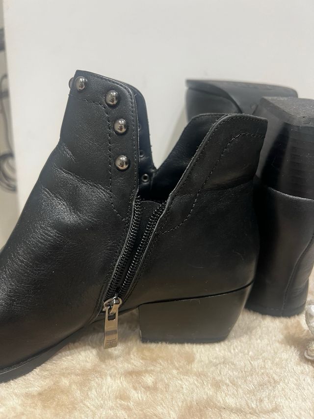 Botín Latouche Piel Negro Tachuelas T36