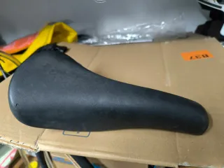 Sella bici da Eroica nera