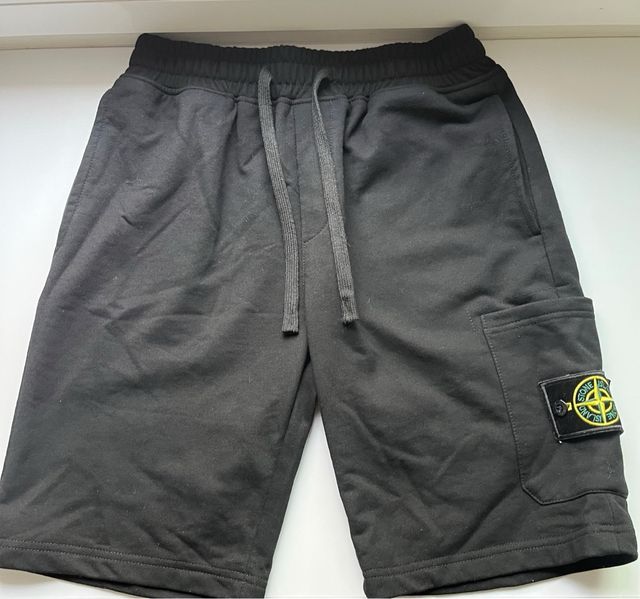 Calças Curtas Stone Island Pretas