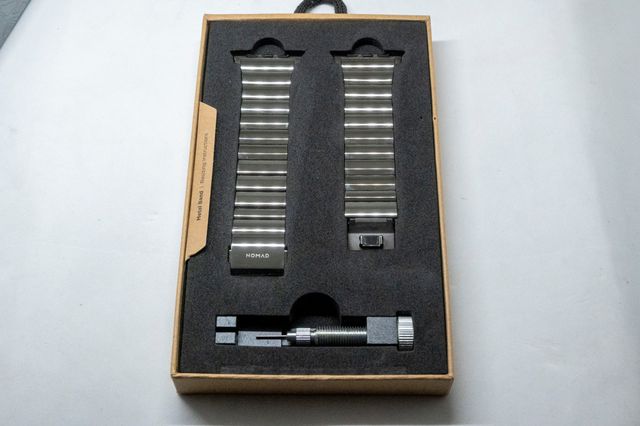 Bracciale Nomad in acciaio per Apple Watch 45mm