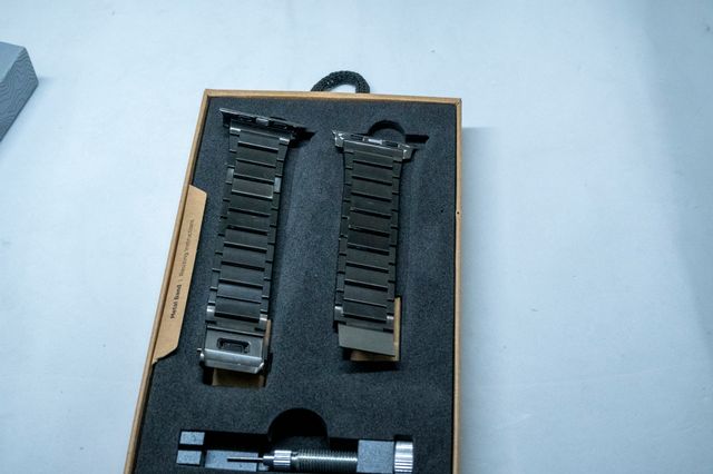 Bracciale Nomad in acciaio per Apple Watch 45mm