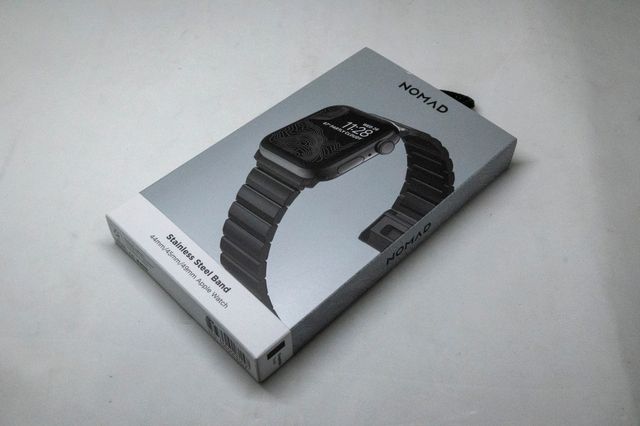 Bracciale Nomad in acciaio per Apple Watch 45mm