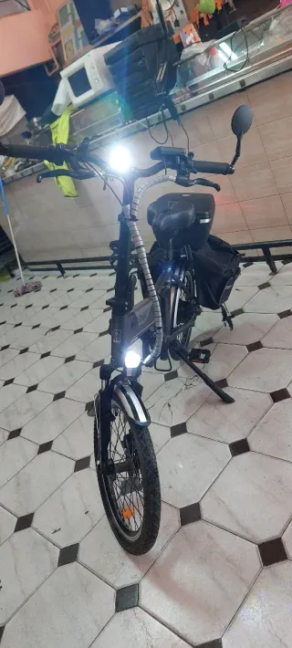 Bicicleta Eléctrica Plegable con Maleta