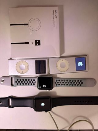 Lote Apple: dos iWatch y 2 iPods