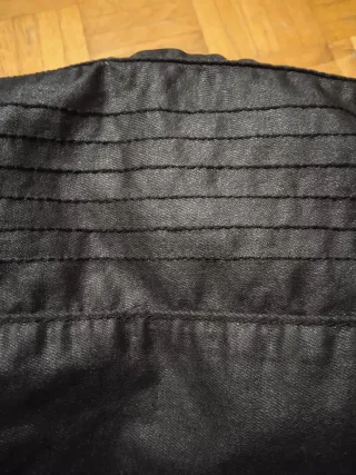 Falda efecto encerado negra