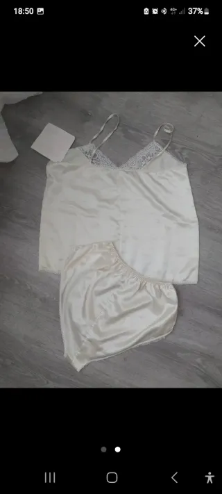 Conjunto camisola y culotte beige