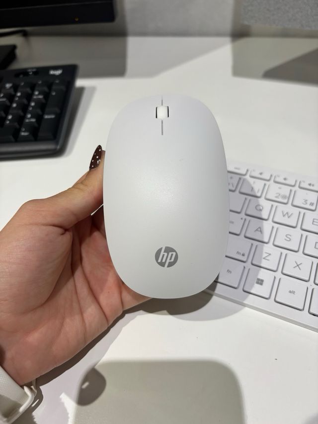 HP Pavilion All-in-one 27 Plata