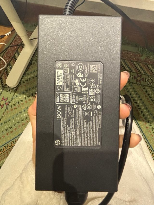 HP Pavilion All-in-one 27 Plata