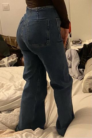 Pantalón tejano con bolsillos