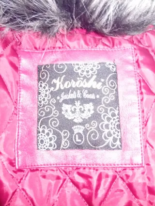 Chaqueta roja estilo motero