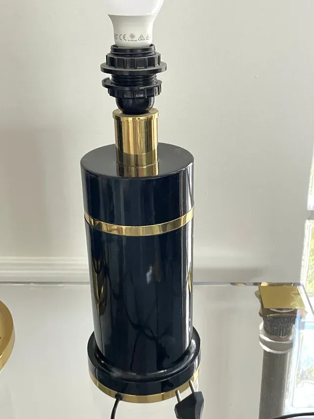 Lampada da Tavolo Elegante in Nero e Oro