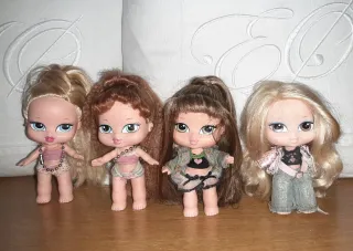 LOTE 4 MUÑECAS BRATZ BABYZ 'HAIR FLAIR' ANNO 2004