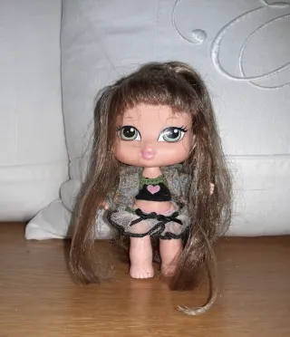 LOTE 4 MUÑECAS BRATZ BABYZ 'HAIR FLAIR' ANNO 2004