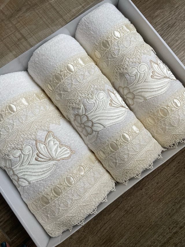 Asciugamani 3+3 con pizzo