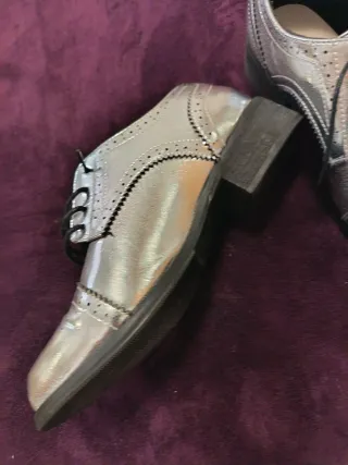 Zapatos plateados mujer de cuero