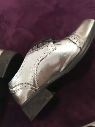 Zapatos plateados mujer de cuero