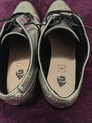 Zapatos plateados mujer de cuero