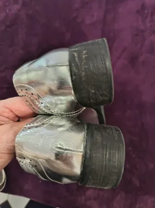 Zapatos plateados mujer de cuero