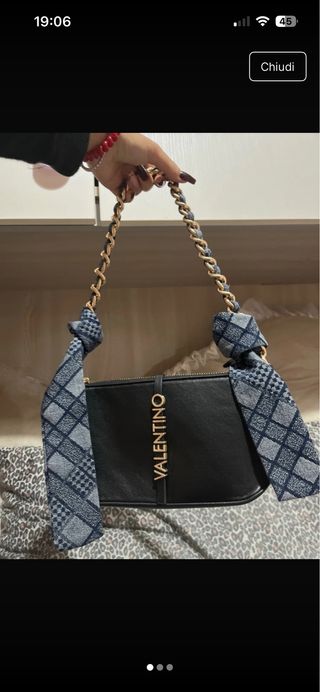 Borsa Valentino nera con foulard