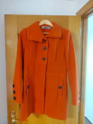 Abrigo Stradivarius Naranja Talla L