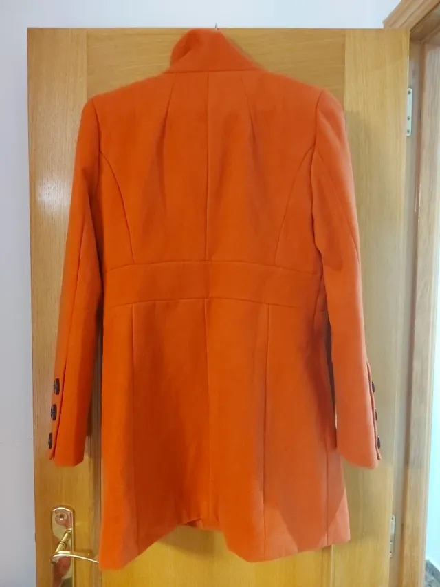 Abrigo Stradivarius Naranja Talla L