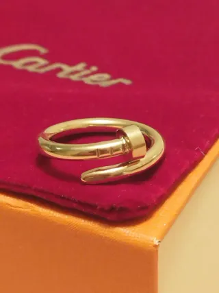 Anillo cartier dorado
