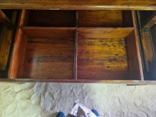 Mesa de madera rústica