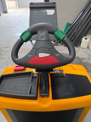 Tractor Arrastre Eléctrico Jungheinrich 5 TN