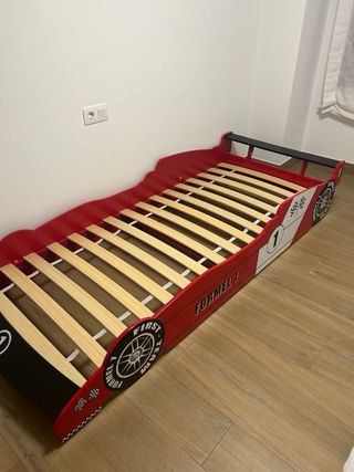 Cama infantil coche de carreras roja