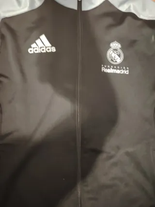 Chaqueta Adidas Real Madrid Negra y Gris