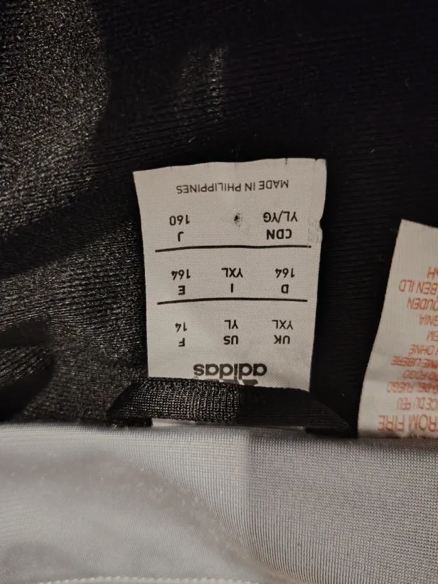 Chaqueta Adidas Real Madrid Negra y Gris