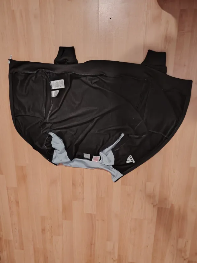 Chaqueta Adidas Real Madrid Negra y Gris